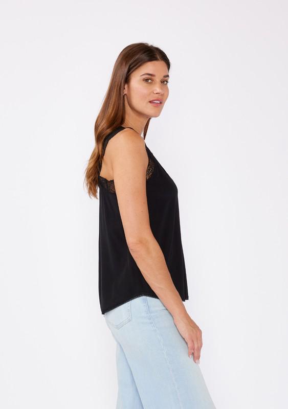 Blusa lencero con encaje