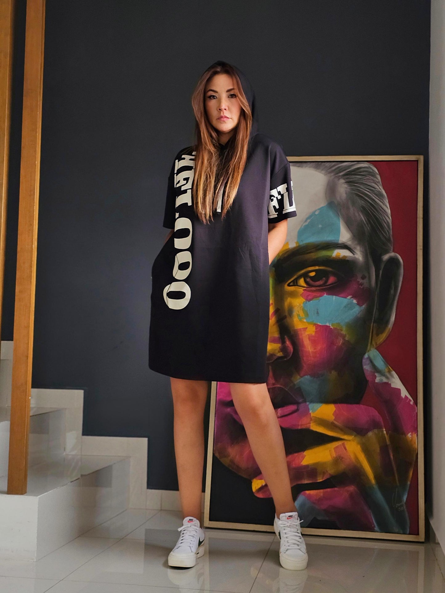 Vestido estampado con capucha